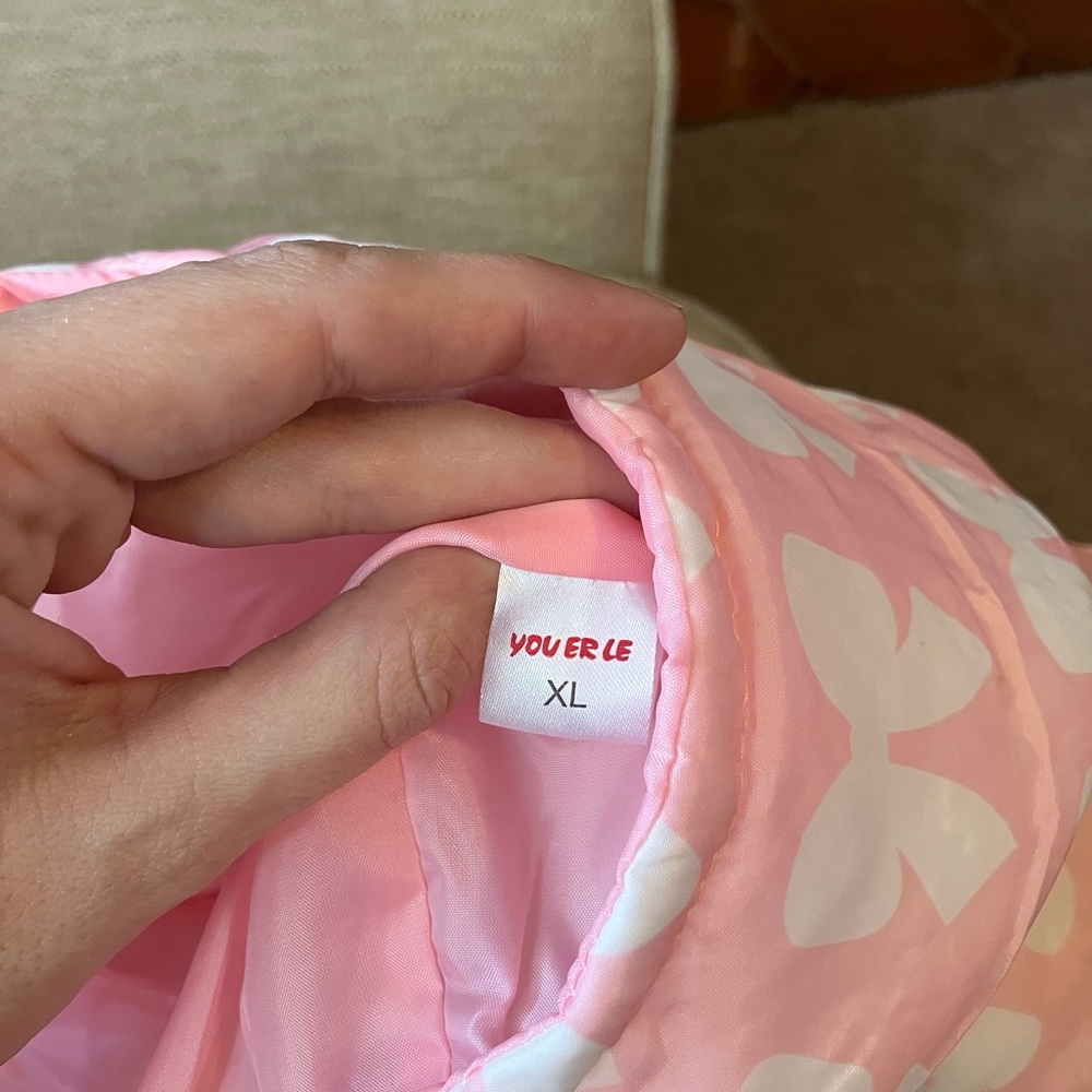 Pink and white bow puffer dog vest - Picture 3 of 3